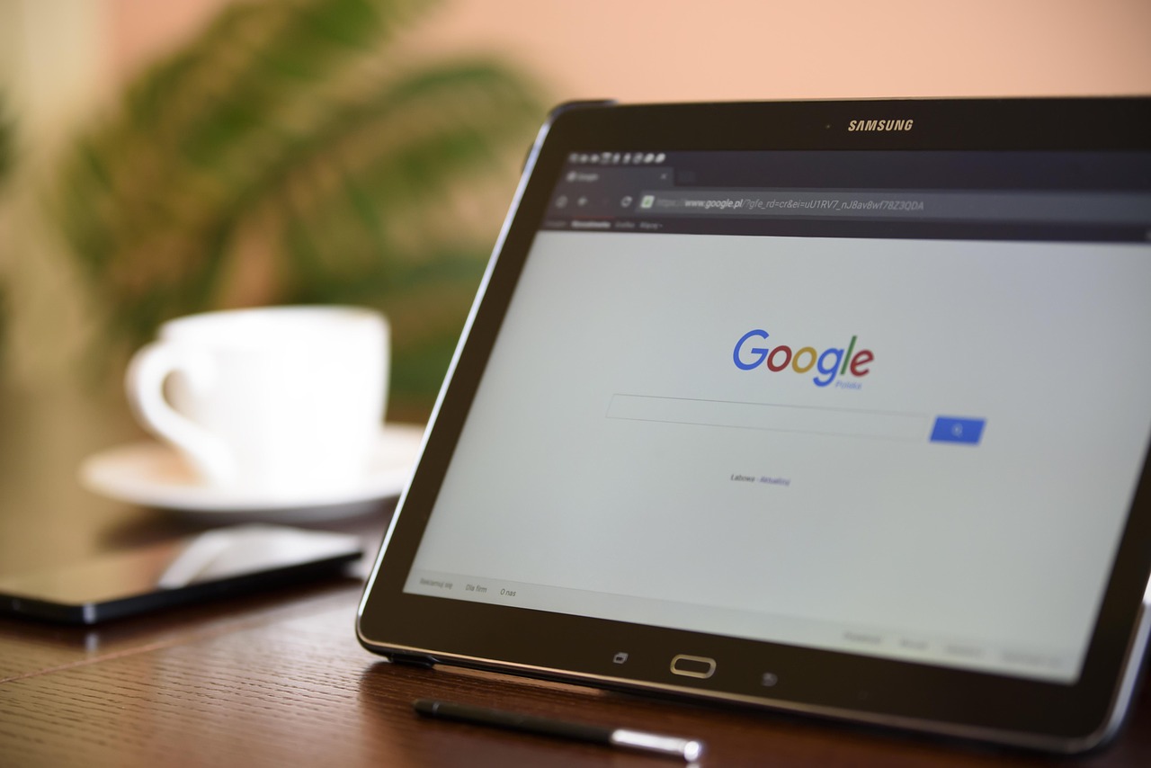 Internet search engine